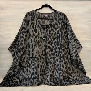 Rafaella Black Gray Leopard Print Faux Leather Trim Cape Poncho 2X Like New